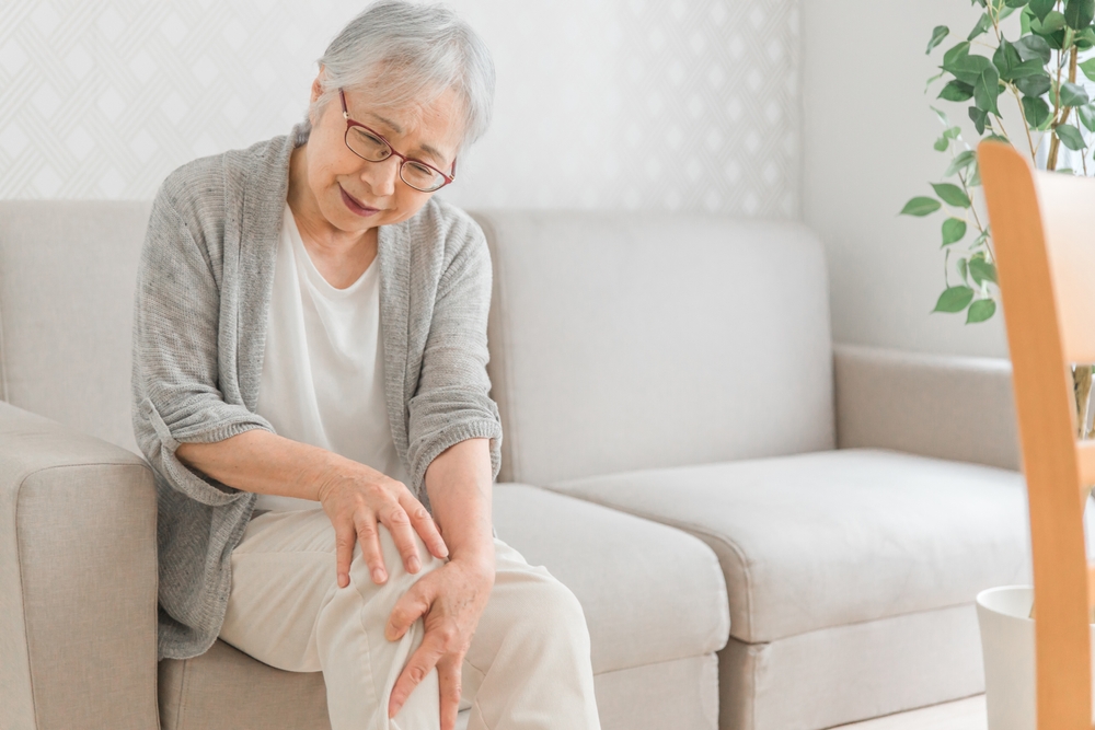 階段がつらい・しゃがむと痛い…そんな方に足関節の柔軟性改善を