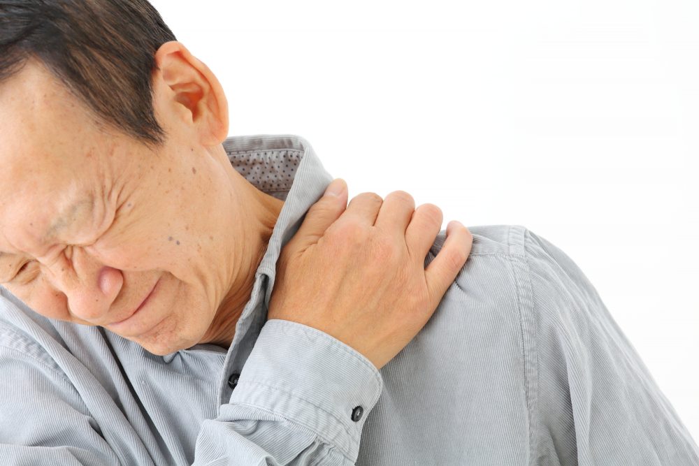 五十肩の根本原因は加齢だけじゃない!知られざる要因と改善方法とは