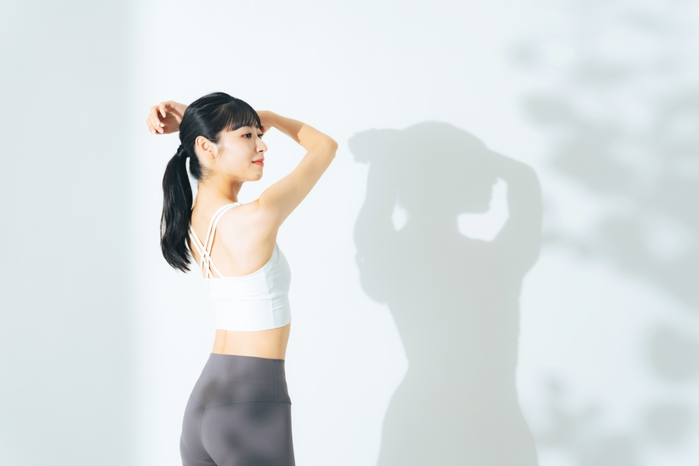 首のこりがつらいときに…やさしく効くストレッチと首こりの改善法