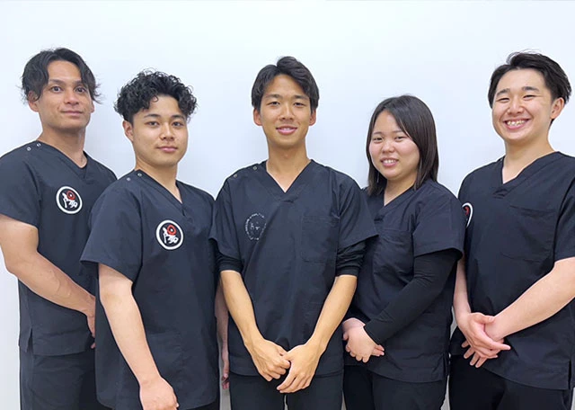 明るく元気なスタッフ(全員が国家資格を保有しております) 明るく元気なスタッフ(全員が国家資格を保有しております)