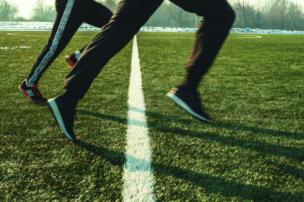 運動中に足首を負傷したらNGな行動！知らずに悪化する危険も？サムネイル