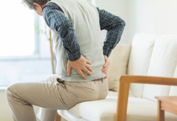 腰痛がクセになる人の特徴とは？ 根本改善には“正しい身体の使い方”が必須だったの画像
